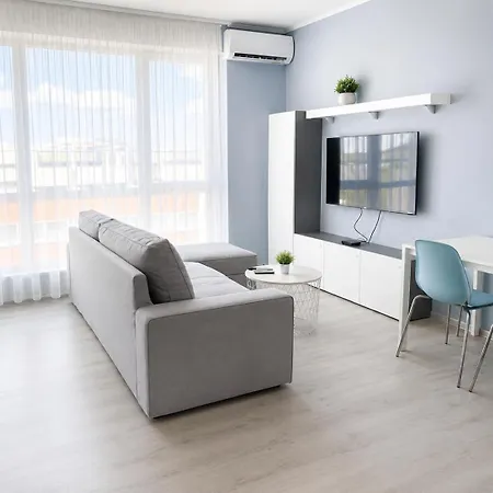 Apartman Blue Label 2 Bdr & Private Parking